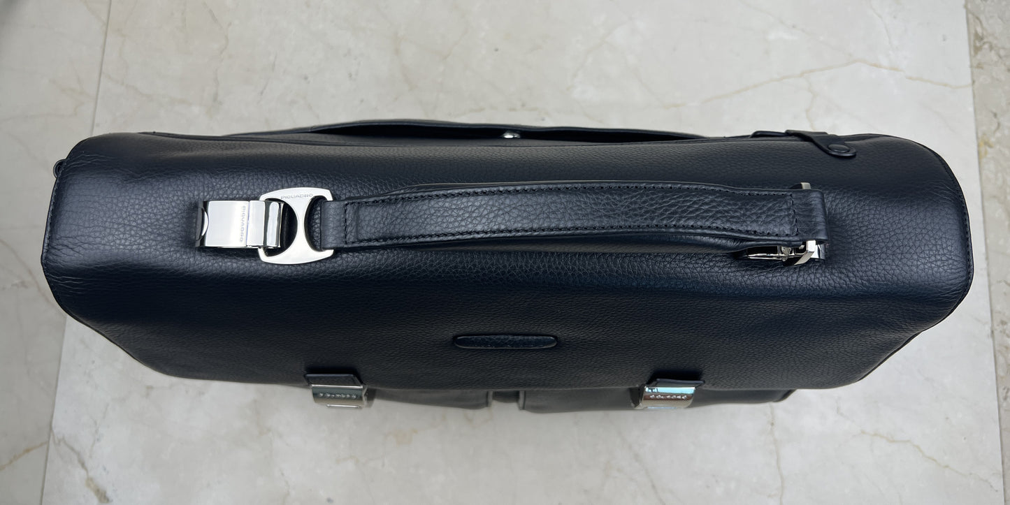Piquadro Modus Computer-Aktentasche mit iPad®-Luftfach, zwei Taschen und externen Haltern für Stifte und Regenschirm